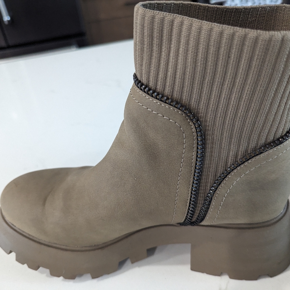 Ladies boots